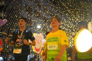 BIB: 5178, 101, 60013
                            <button type="button" onclick="openModal(21750667)" class="btn btn-primary btn-sm float-right btn-popup" data-toggle="modal" data-target=".modal-high-quality">
                        <i class="fas fa-shopping-cart"></i> Add to Cart
                    </button>
                                            <button type="button" onclick="isThisMe(21750667, true)" class="btn btn-success btn-sm float-right btn-popup btn-isme hidden" data-toggle="tooltip" data-placement="bottom" title="นี่คือรูปของคุณใช่ไหม คลิกที่นี่เพื่อเอาเข้าอัลบั้ม">
                        <i class="fas fa-plus"></i> Add to album
                    </button>
                    <button type="button" onclick="isThisMe(21750667, false)" class="btn btn-warning btn-sm float-right btn-popup btn-isnotme hidden">
                        <i class="fas fa-ban"></i> Remove from album
                    </button>